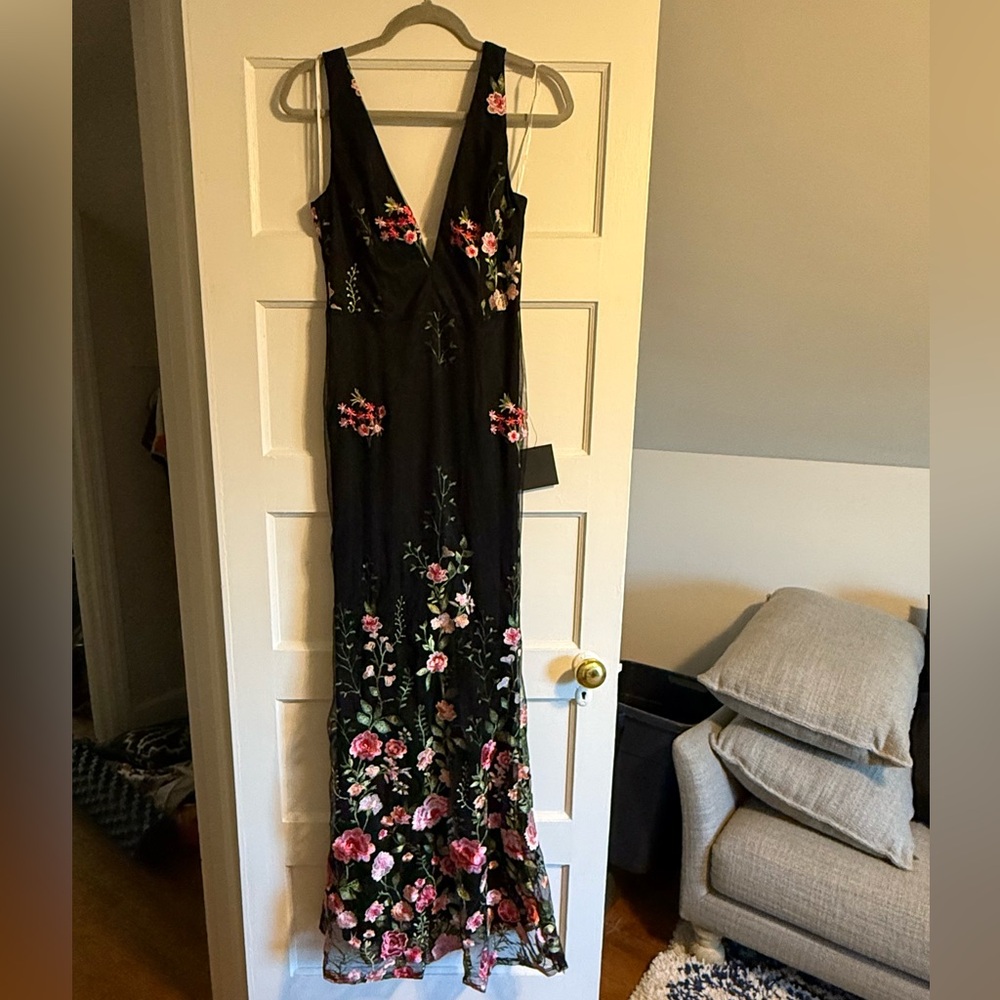 Lulu's Black Floral Embroidered V-Cut Floor Length Dress